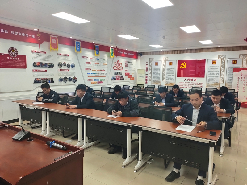 161692181138744764.jpeg 比拼.jpg