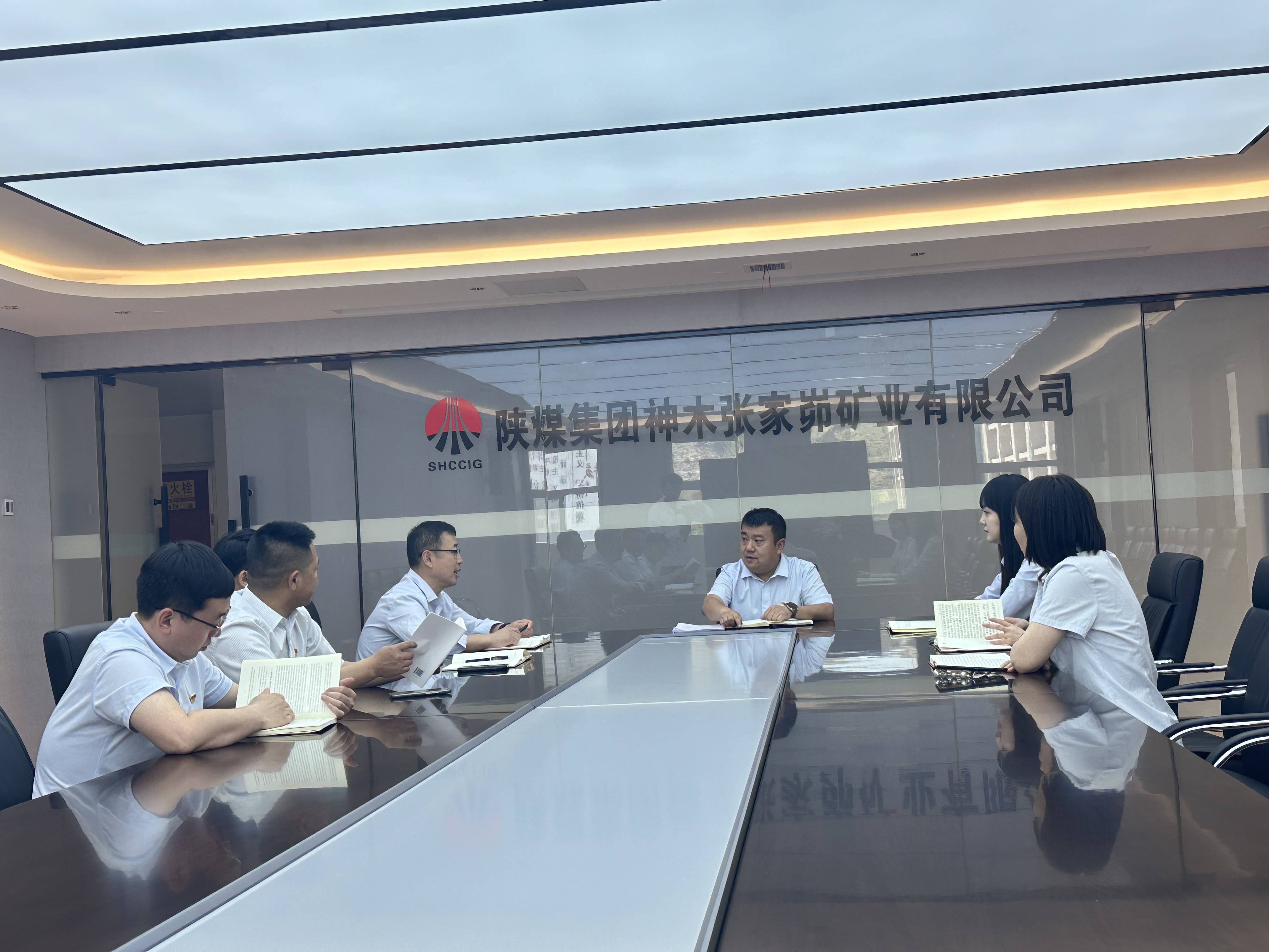 291695956365342945.jpeg 開會(1).jpg