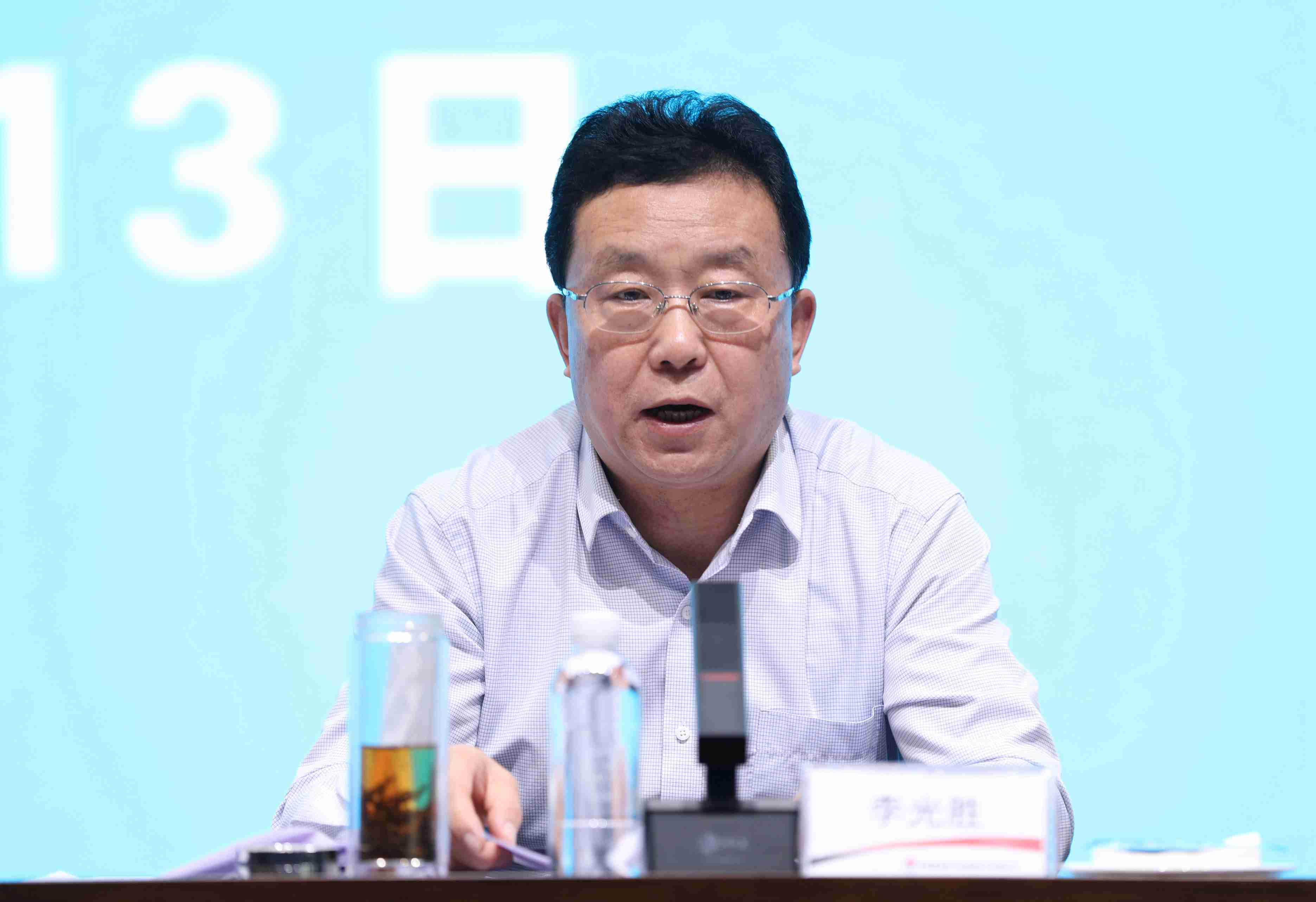 141710397837731728.jpeg 公司黨委副書記李光勝宣讀表彰決定_副本.jpg