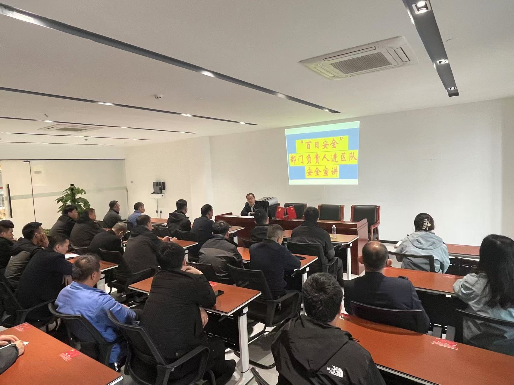 211729479836391665.jpeg 朱琴.jpg