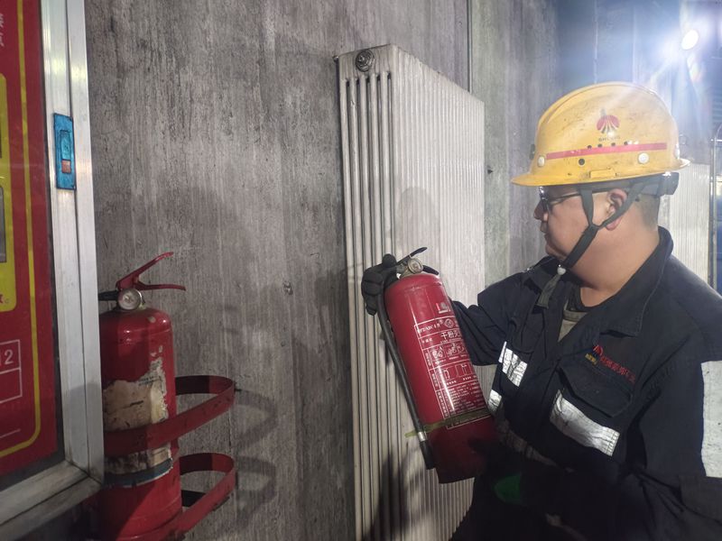 檢查滅火器.jpg