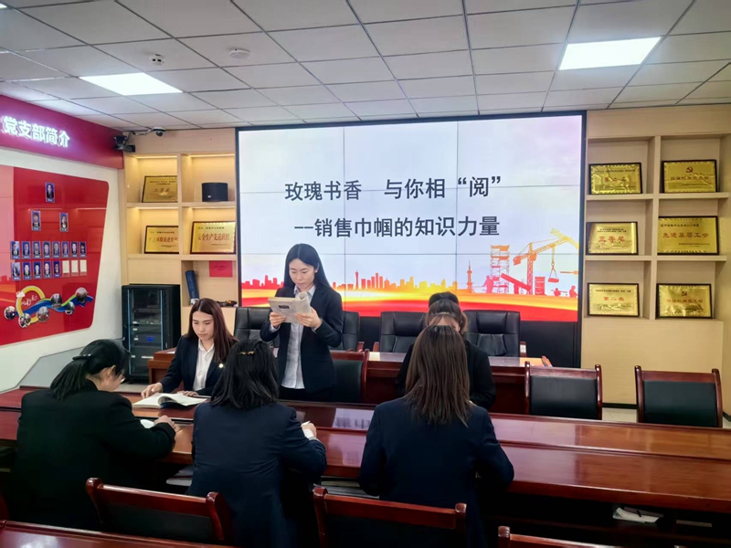 女工閱讀2.jpg