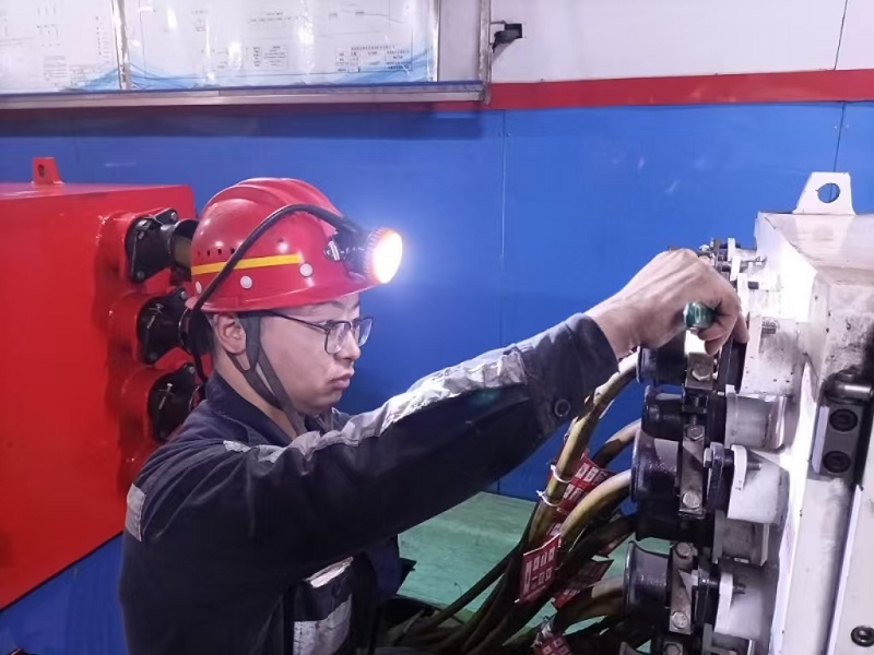 孫鷹工作照.jpg
