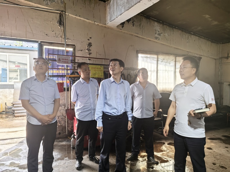 嚴(yán)總檢查庫房安全隱患（全）.jpg