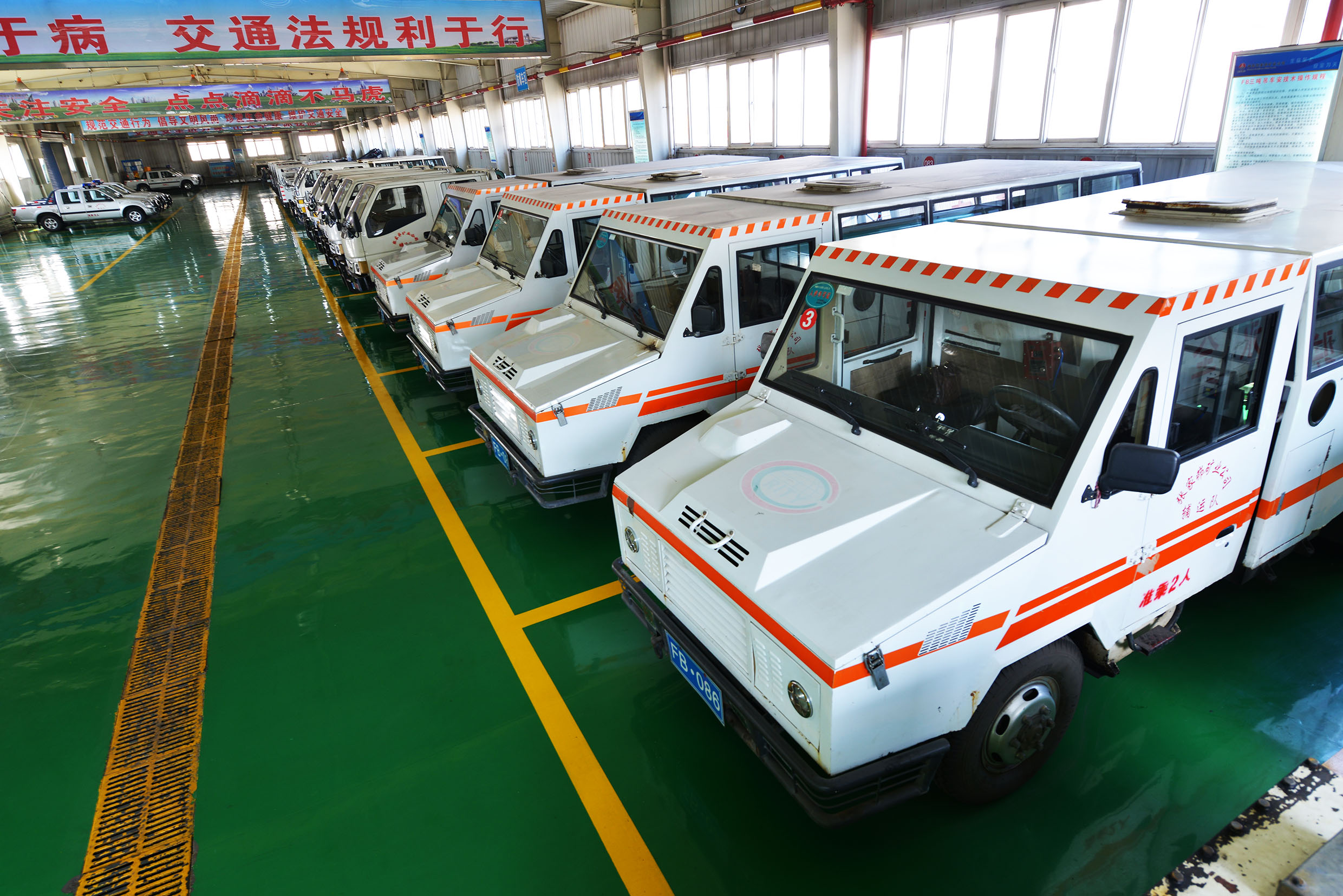 無(wú)人駕駛車(chē)輛.jpg